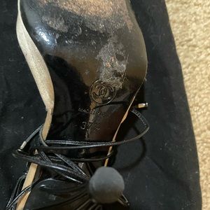 Chanel
Cloth heels, good condition